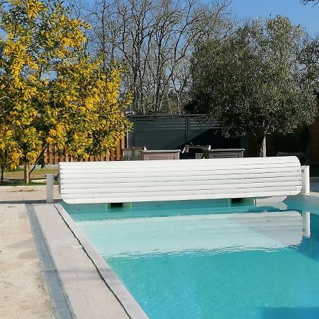 La Resiniere Bed & Breakfast Salles  Dış mekan fotoğraf