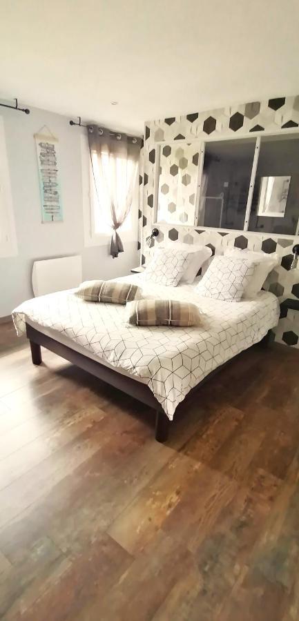La Resiniere Bed & Breakfast Salles  Dış mekan fotoğraf